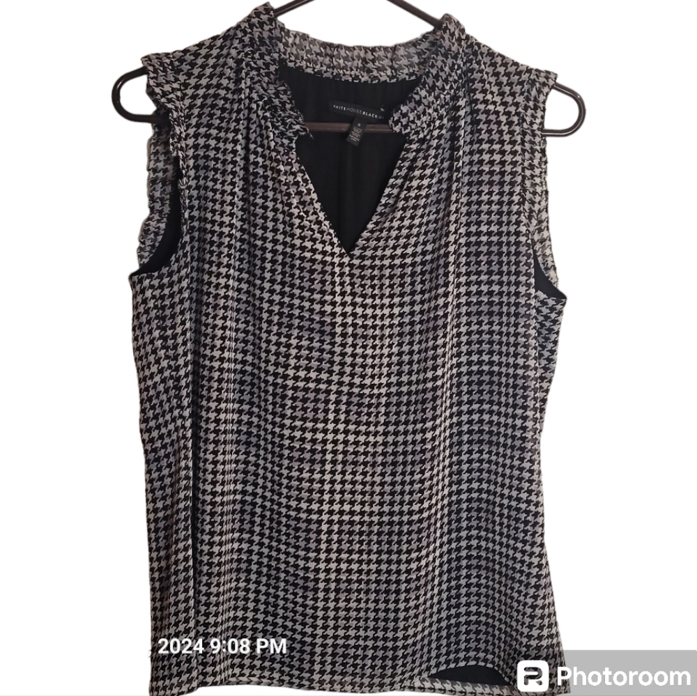 WHITE HOUSE BLACK MARKET,  Black & White Houndstooth, v-neck  tank top. Sz. S